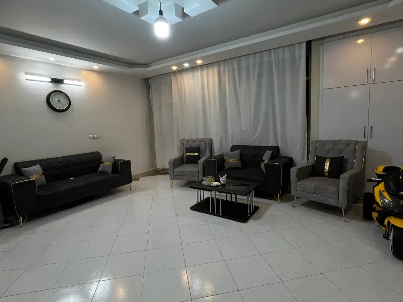 مبل ۷ نفره تمیز و شیک|مبلمان خانگی و میز عسلی|اصفهان, رحیمآباد|دیوار