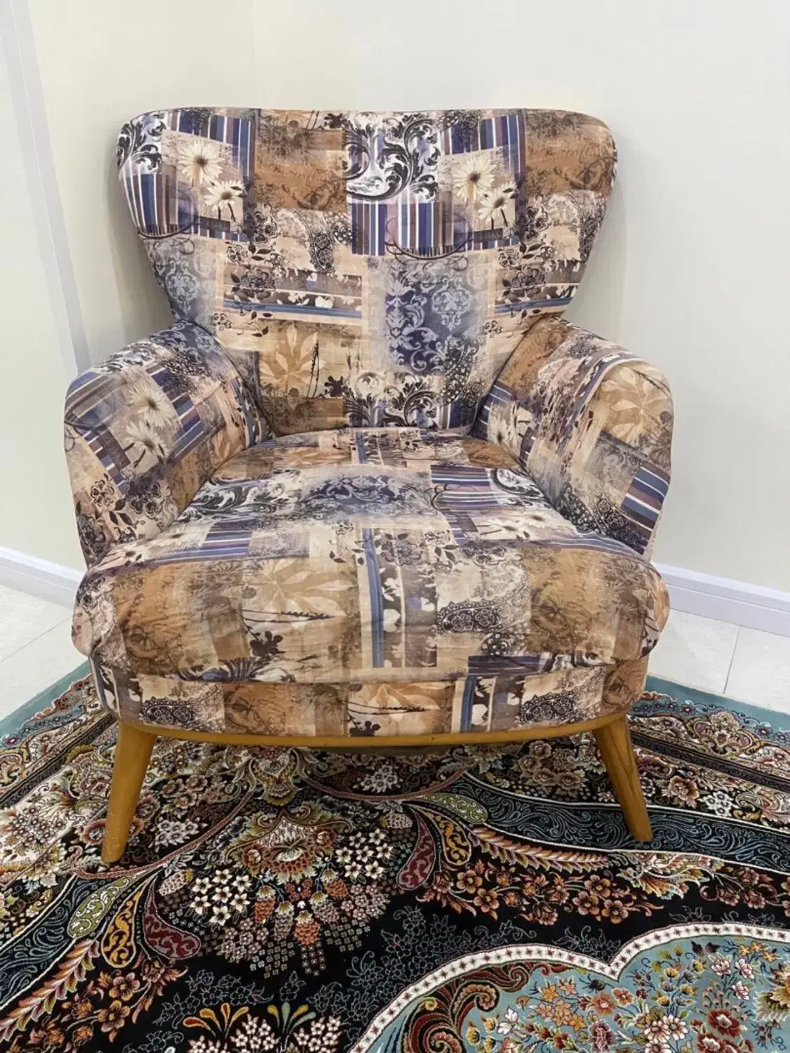 دوعدد مبل تک نفره شیک|مبلمان خانگی و میز عسلی|تهران, شهرک امید|دیوار