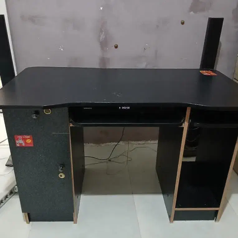 میز کامپیوتر و میز تحریر|میز تحریر و کامپیوتر|مشهد, امیر المومنین|دیوار