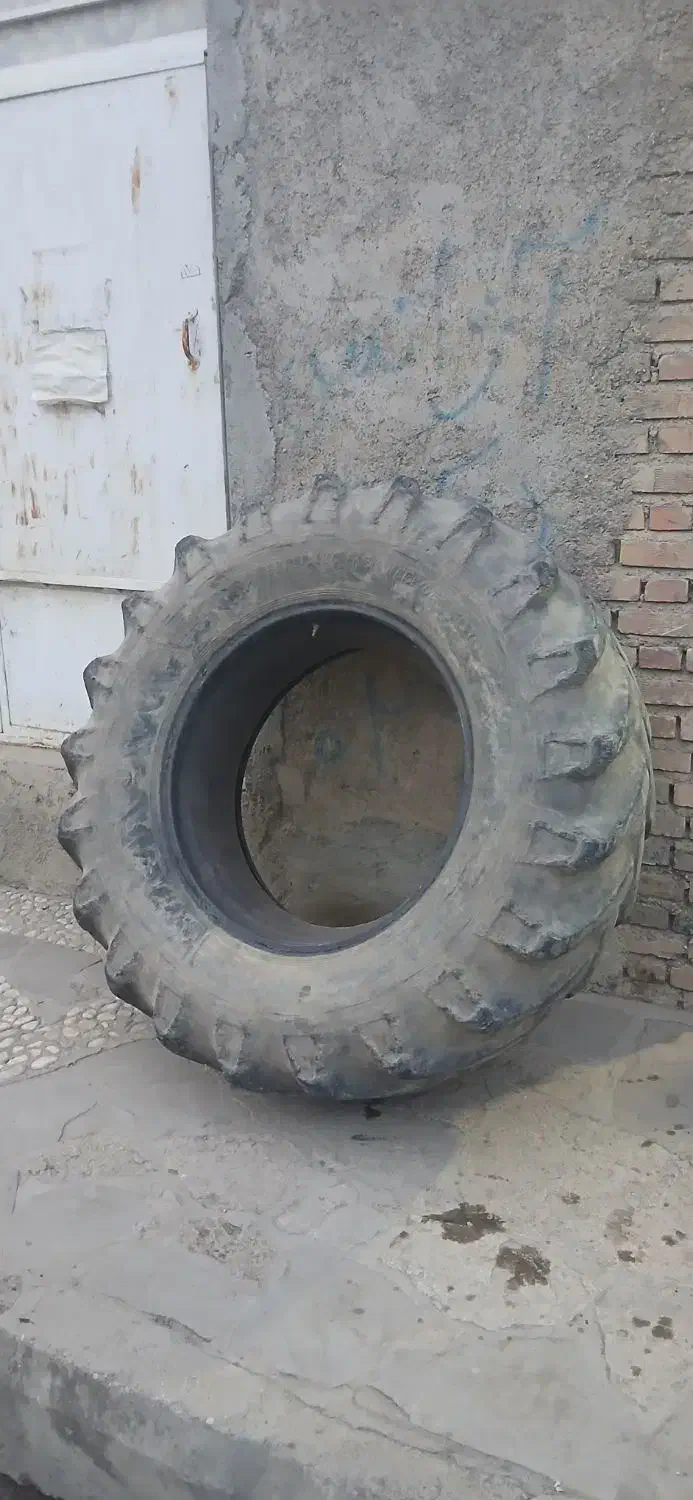 لاستیک عقب تراکتور|قطعات یدکی و لوازم جانبی|نوده خاندوز, |دیوار