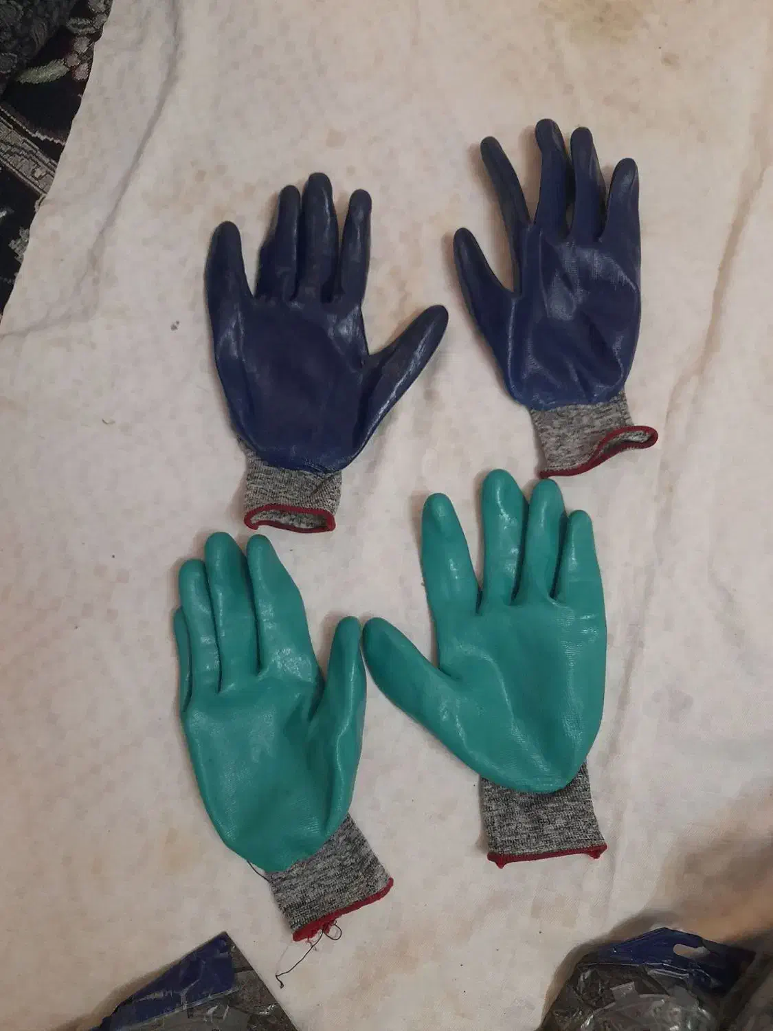 دستکش نخی واستادکار|لباس|رشت, خمیران زاهدان|دیوار