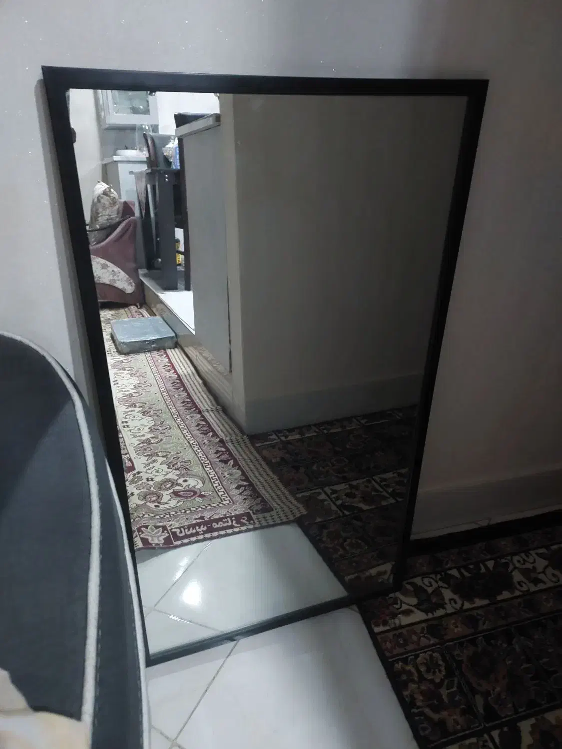 اینه|آینه|رباط‌کریم, رباط‌کریم|دیوار