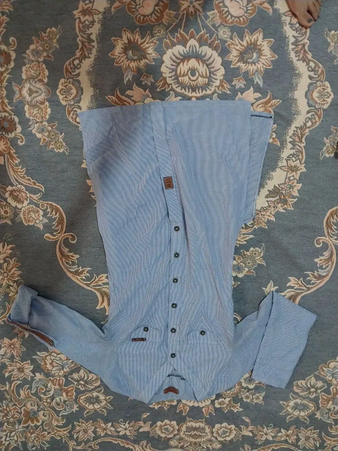 حراج تعدادی مانتو دونه ایی ۴۰ تومن|حراج|اصفهان, شهرک امام خمینی|دیوار