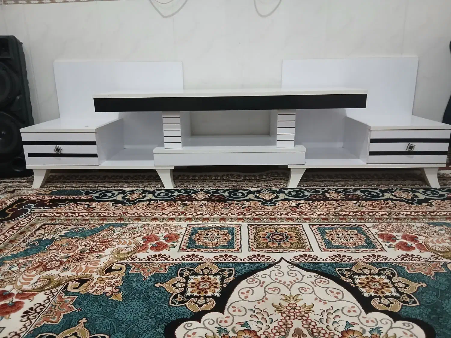 میز  تلویزیون در حد نو سالم|میز تلویزیون|اینچه برون, |دیوار