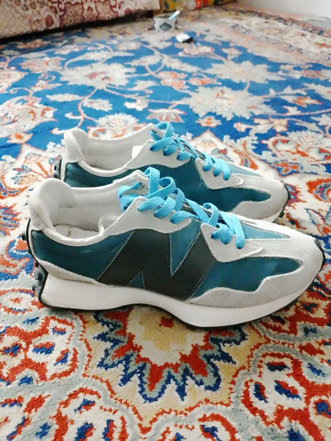 تعدادی کفش کتونی اصلی کفش|کیف، کفش، کمربند|رباط‌کریم, شهرک صنعتی زواره‌ای|دیوار