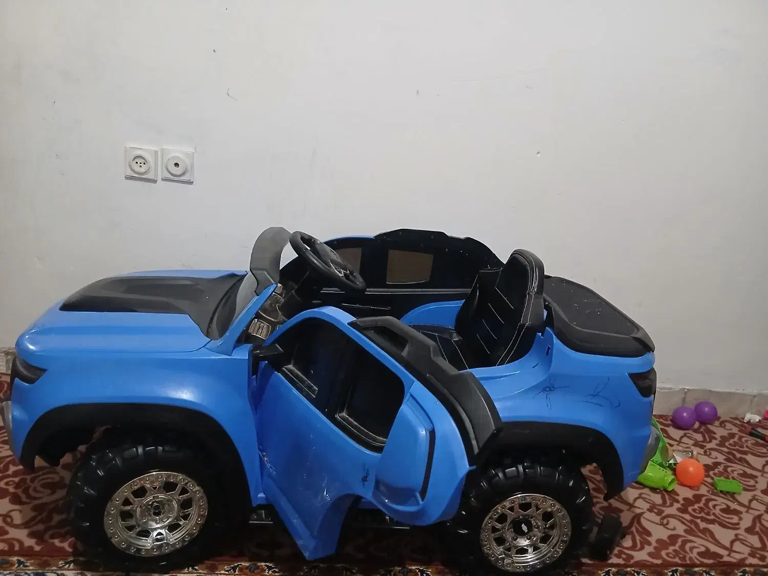 ماشین شارژی شاسی بلند|اسباب‌بازی بچه|کرمان, |دیوار