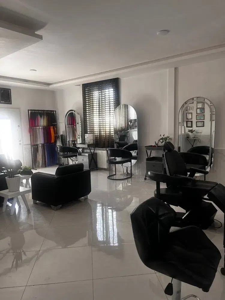 اجاره لاین در سالن (vip)|خدمات آرایشگری و زیبایی|گلبهار, شهر جدید گلبهار|دیوار