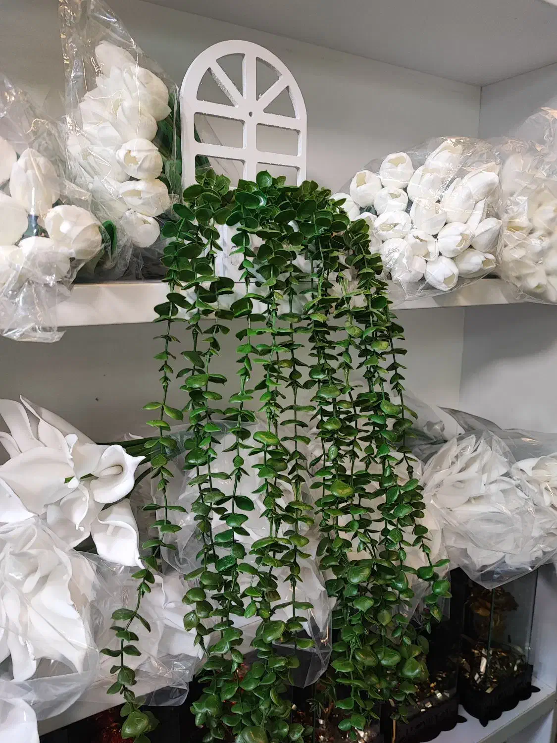 شلف اویز|گل مصنوعی|قم, نیروگاه|دیوار