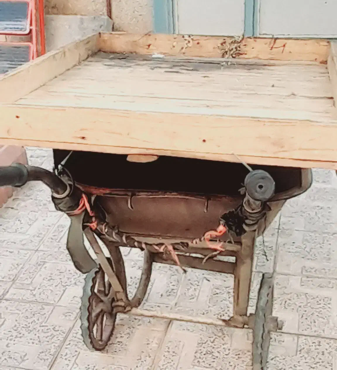 فرغون|ابزارآلات|مراغه, |دیوار