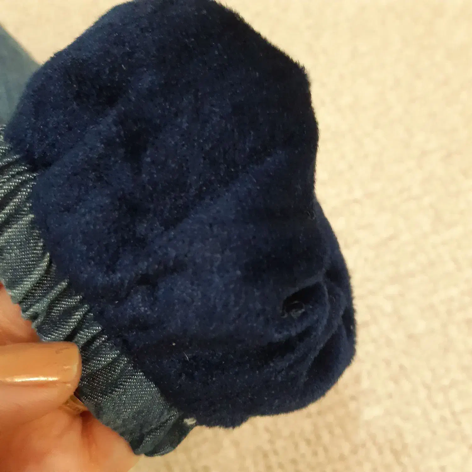 تعدادی شلوار بچگانه|کفش و لباس بچه|بومهن, |دیوار