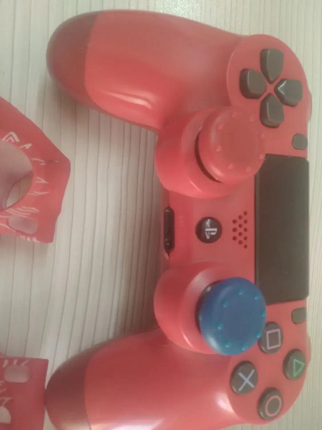 دسته PS4 قرمز اصلی ژاپن|کنسول، بازی ویدئویی و آنلاین|کرج, شهرک بنفشه|دیوار