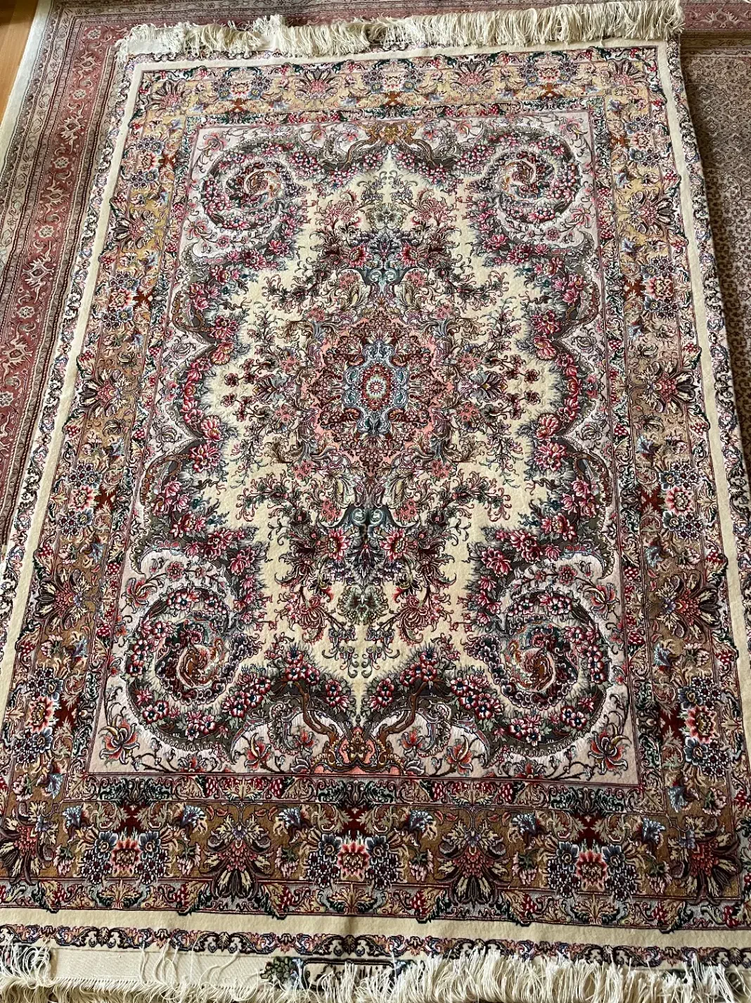 فرش ابریشم دستباف تبریز  نو و امضادار|فرش|تبریز, |دیوار