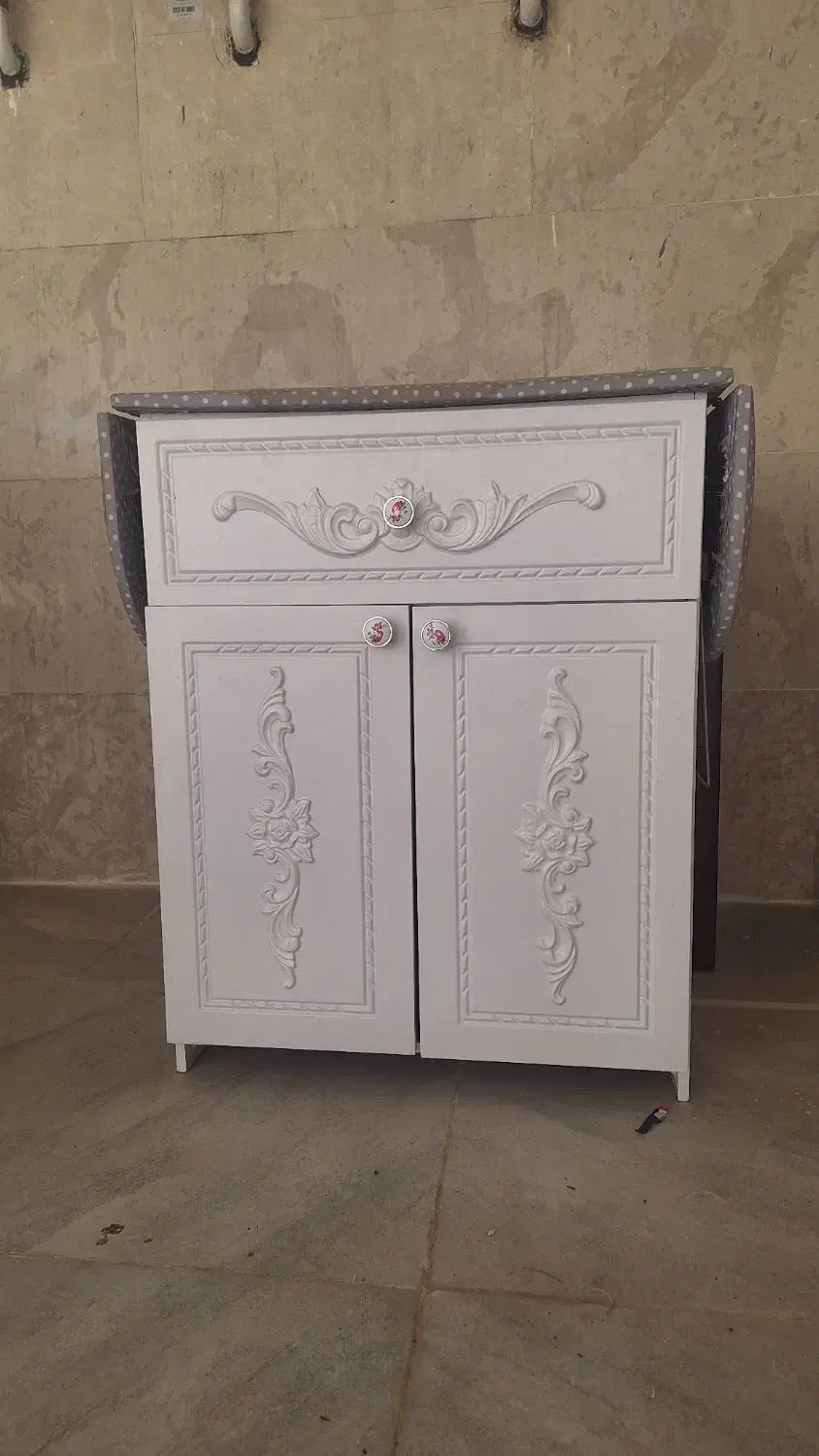 میز اتو و چرخ خیاطی|اتو و لوازم اتو|زاویه, |دیوار