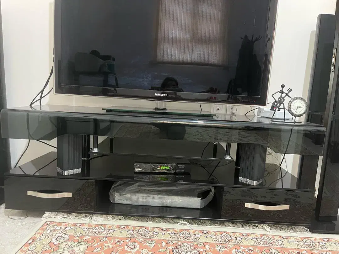 میز تلویزیون کشودار|میز تلویزیون|شیراز, سینما سعدی|دیوار