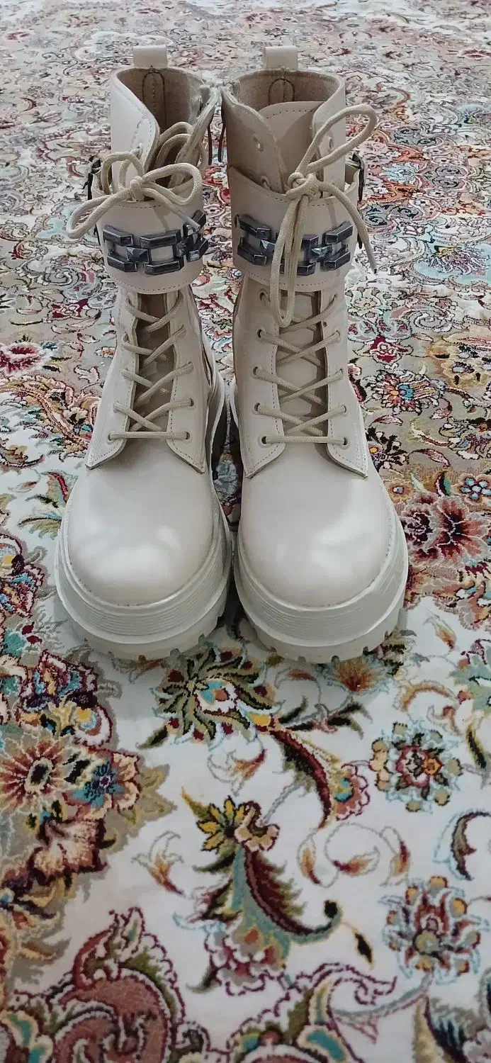 پوتین|کیف، کفش، کمربند|تبریز, |دیوار