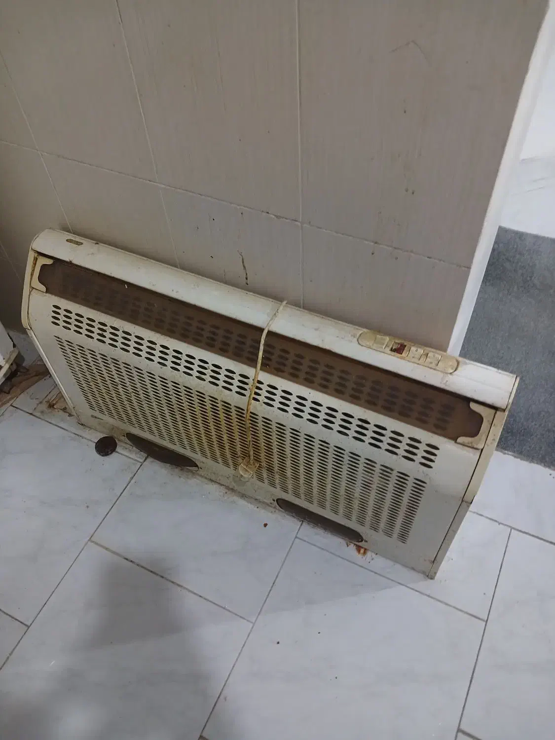 هود|هود|گنبد کاووس, |دیوار