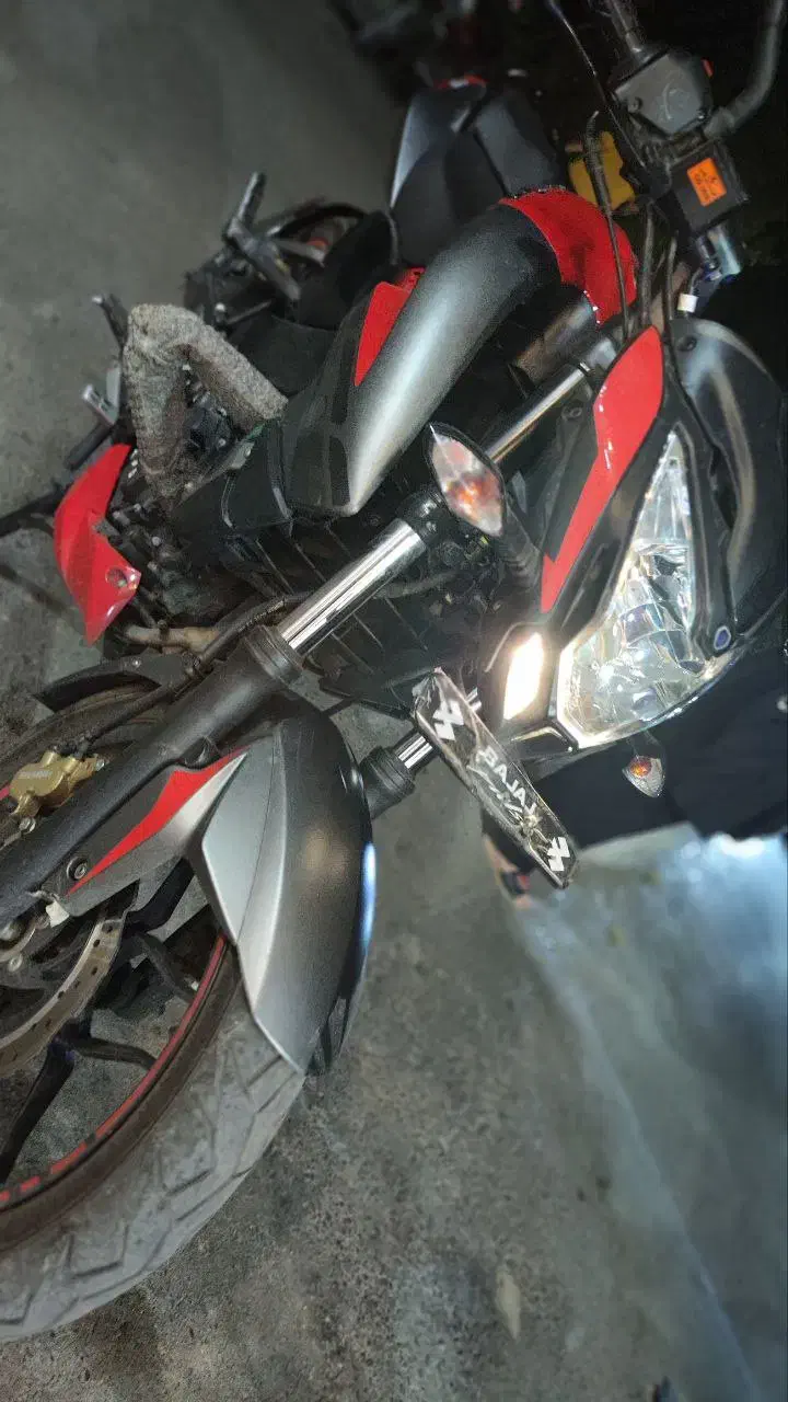 ns200|موتورسیکلت|تهران, لاله زار|دیوار