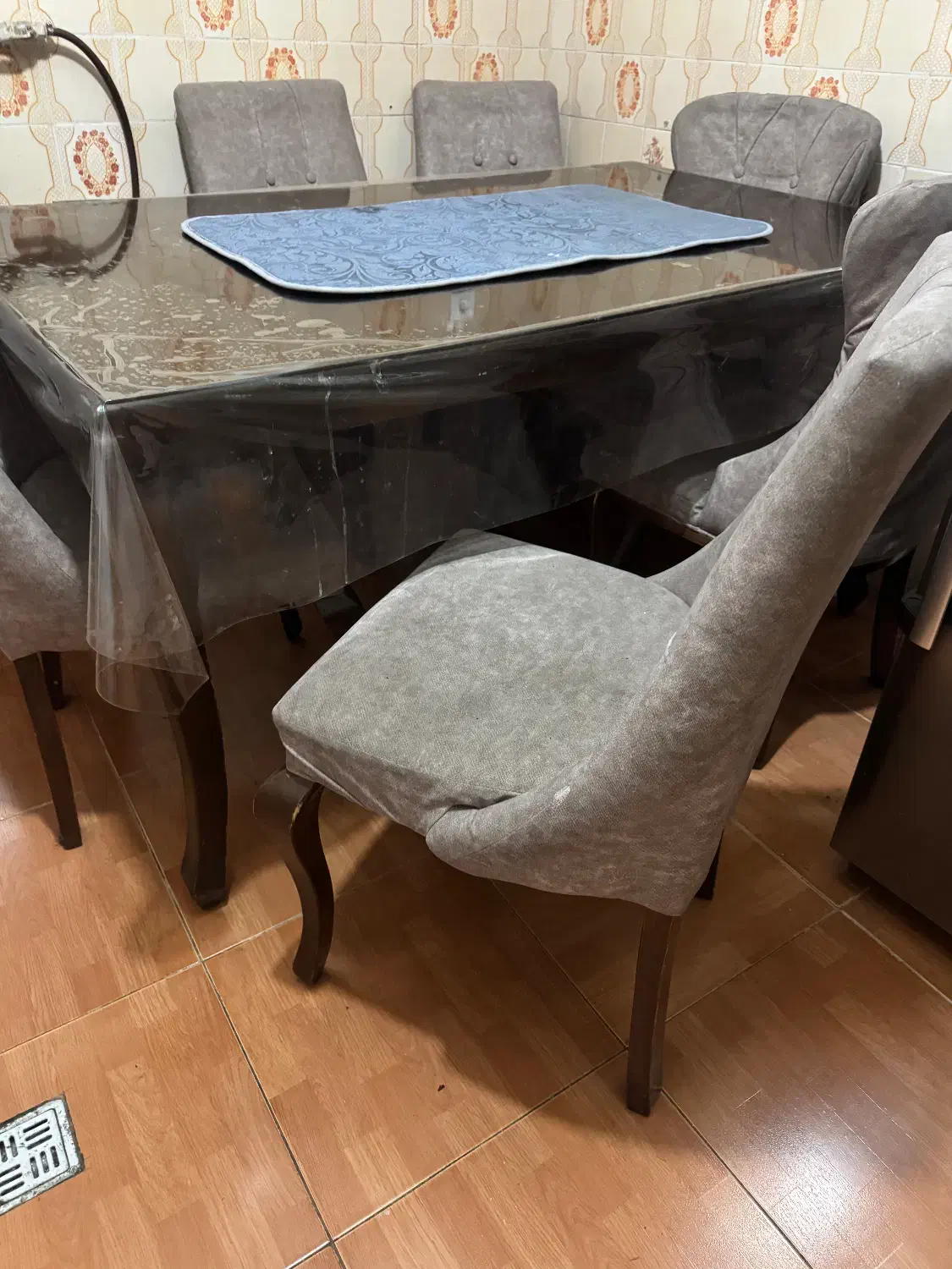 میز نهار ۶ نفره چوبی چوبی همراه شیشه|میز و صندلی غذاخوری|تهران, پردیسان|دیوار