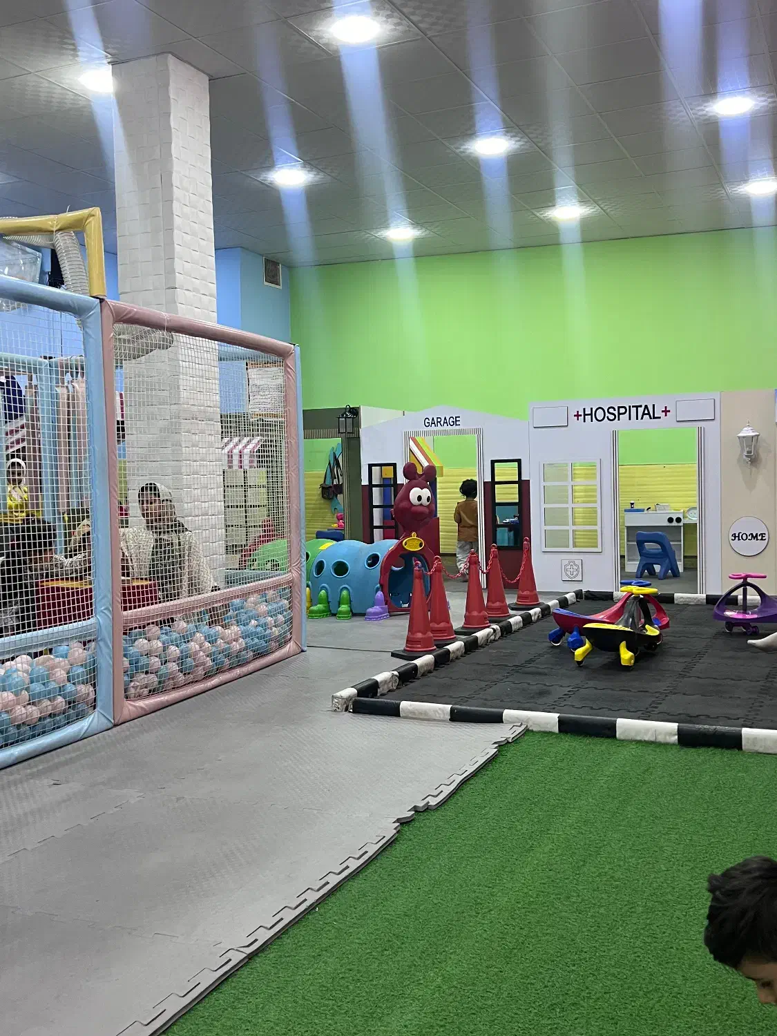 مربی خانه بازی از ساعت ۹ تا ۴ عصر خانم مجرد|استخدام آموزشی|زرند, |دیوار