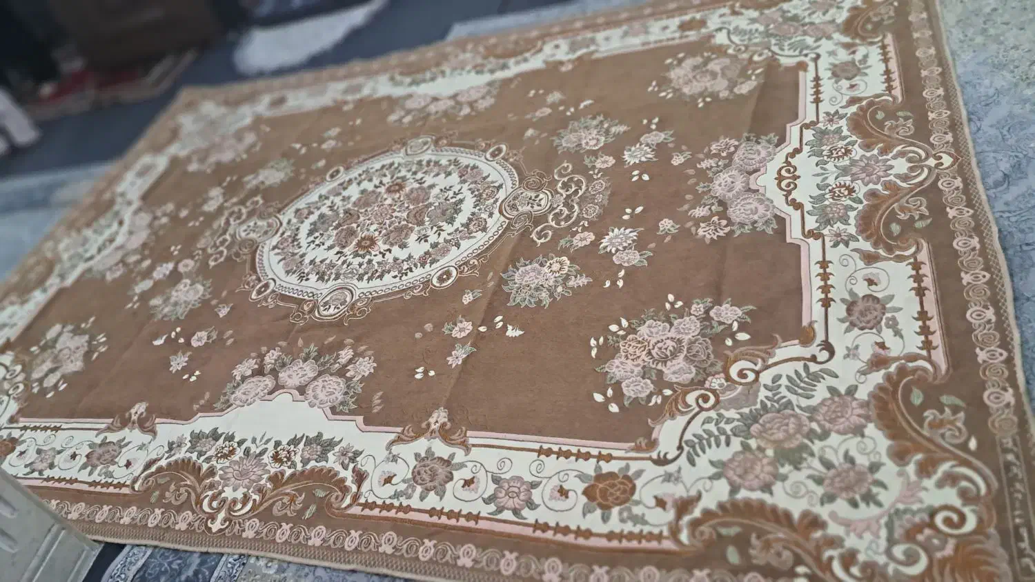 پشتی و روفرشی|روفرشی|قم, نیروگاه|دیوار