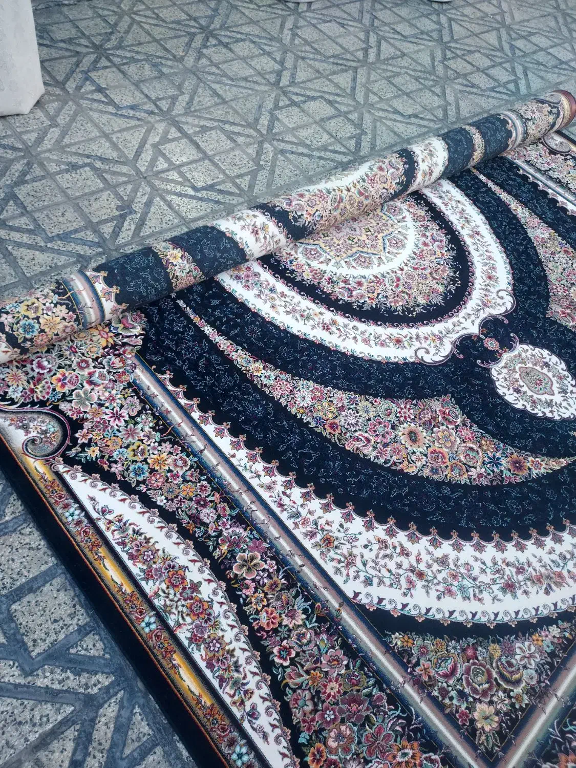 ۲ تخته فرش ۱۲ متری ۱۰۰۰ شانه|فرش|اسلامآباد غرب, |دیوار