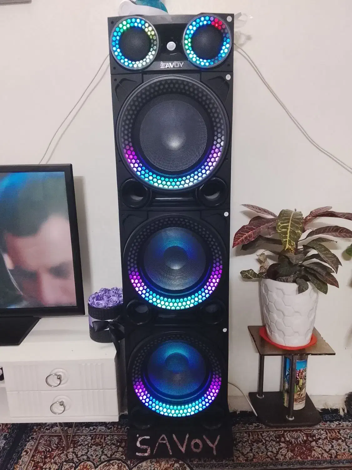 بسیار تمیزو کم کار و وضوح صدا عالی همراه پخش نور|سیستم صوتی خانگی|مشهد, کریم آباد|دیوار