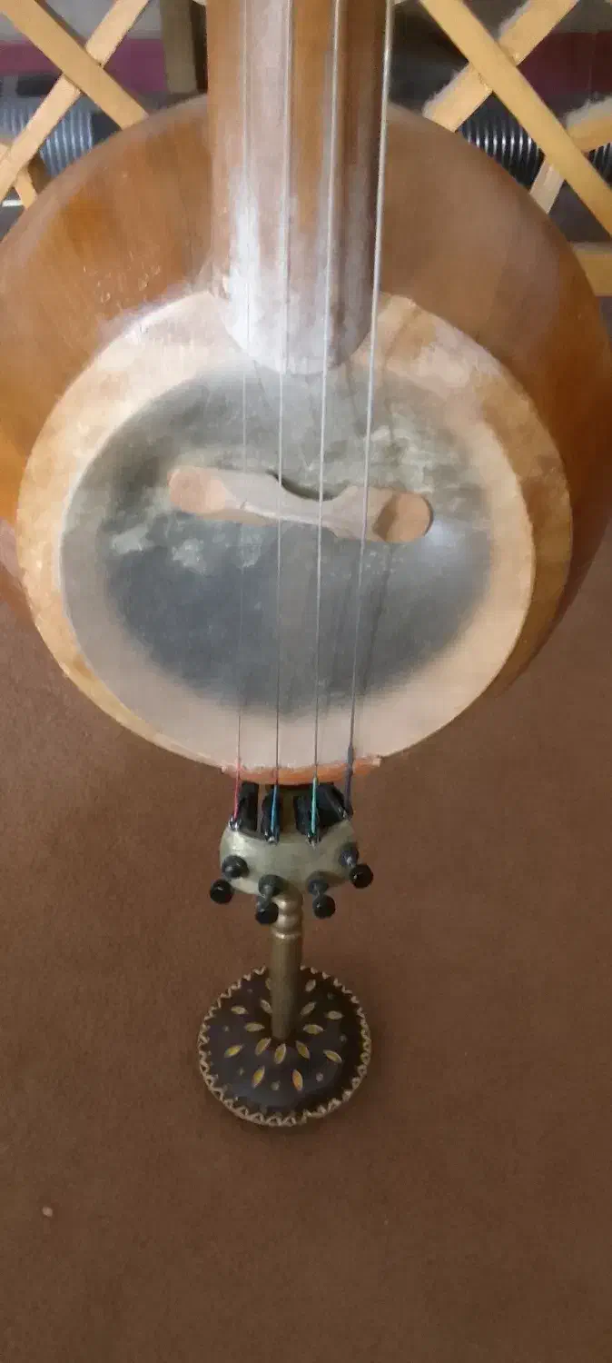 کمانچه ایرانی|سازهای سنتی|میانه, |دیوار