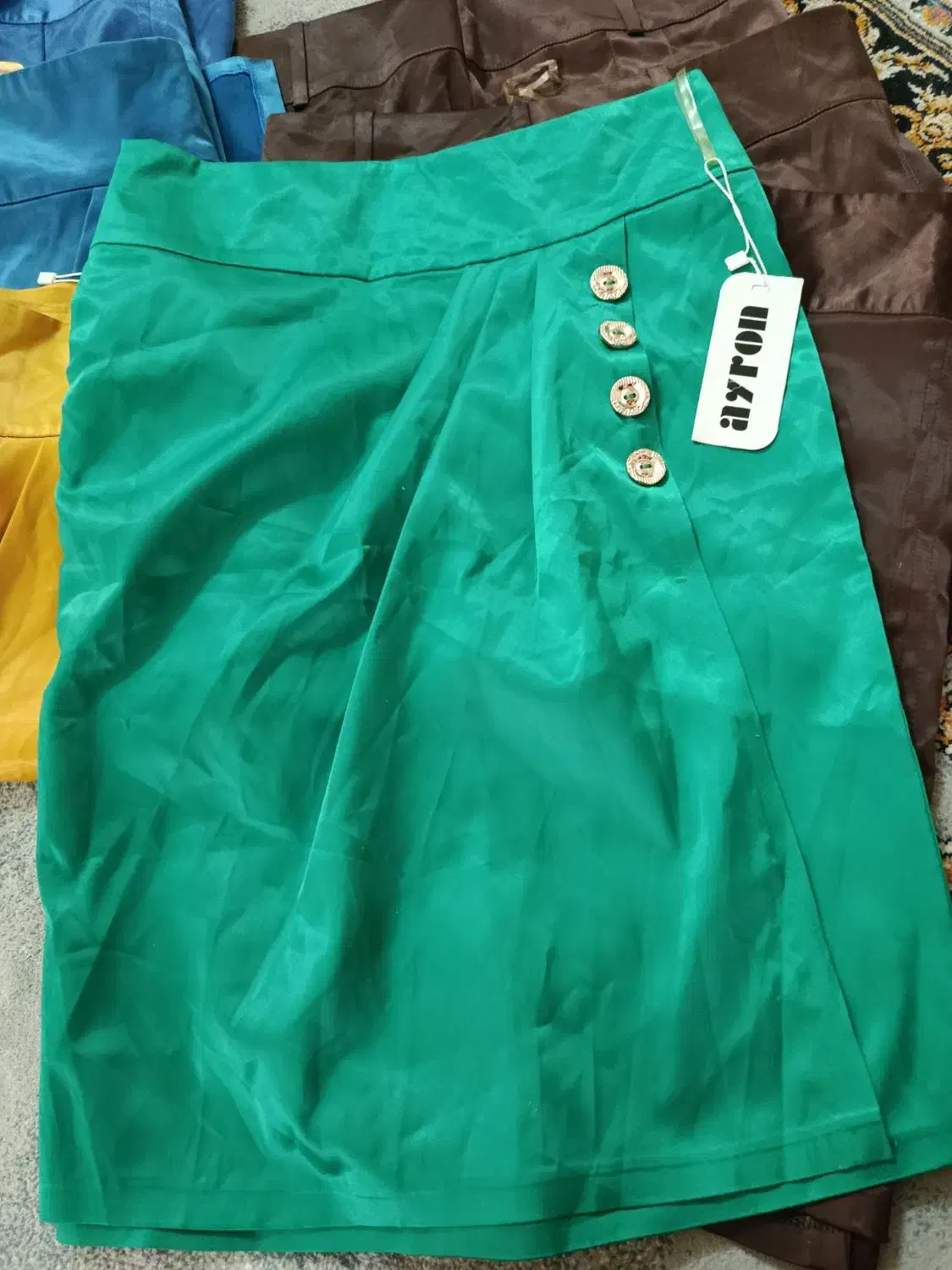 دامن ساتن|لباس|جهرم, |دیوار