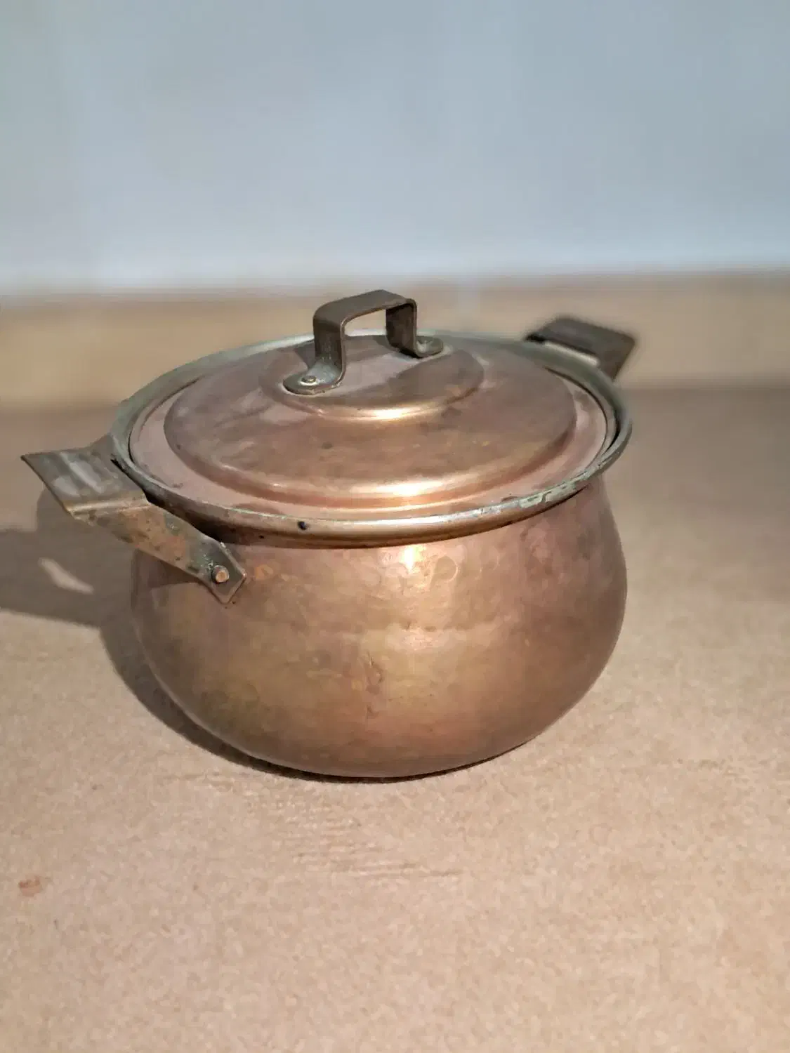 قابلمه مسی|ظروف پخت‌وپز|زنجان, |دیوار