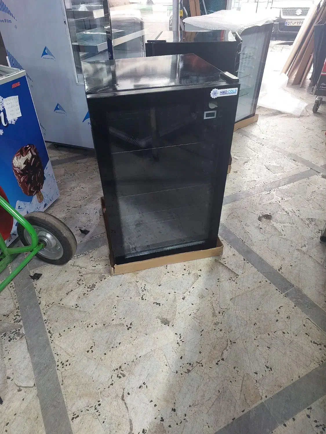 یخچال ویترینی ۶ فوت|کافی‌شاپ و رستوران|رشت, فلسطین|دیوار