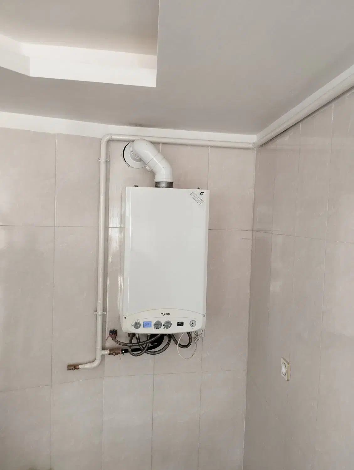 تعمیر نصب پکیج رادیاتور.|آبگرمکن، پکیج، شوفاژ|تبریز, |دیوار