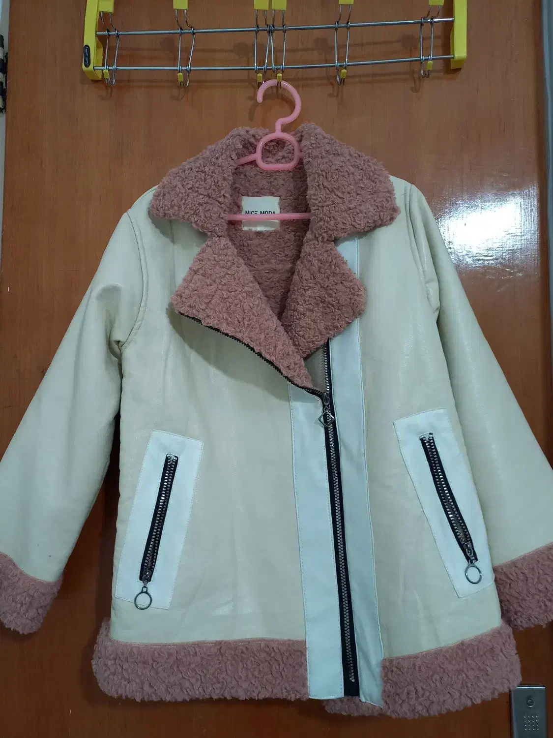 لباس|لباس|گنبد کاووس, |دیوار