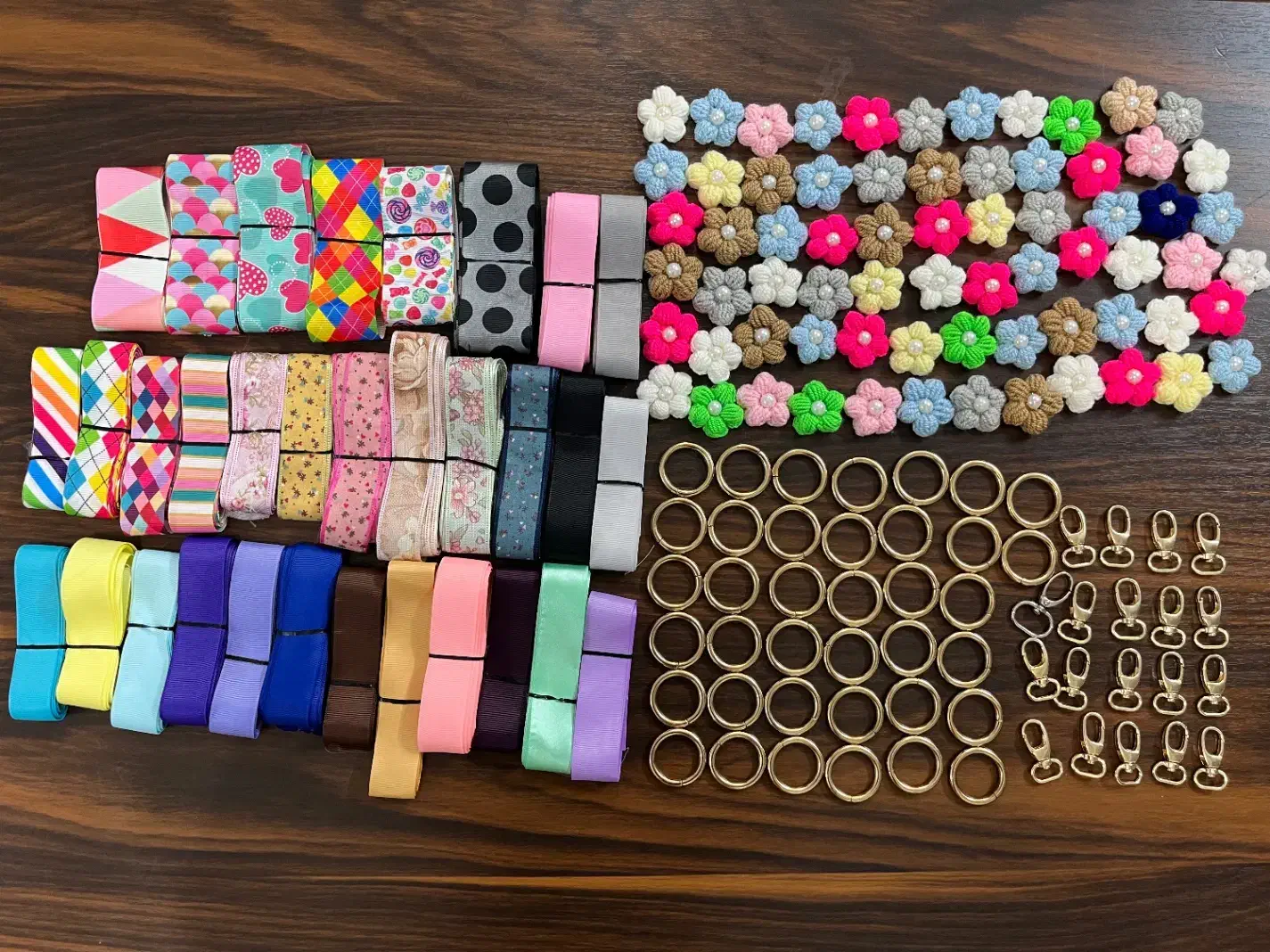 وسایل تزیینی برای ساخت گیره، پاپیون و جاسوییچی|لوازم خیاطی و بافتنی|گرگان, |دیوار