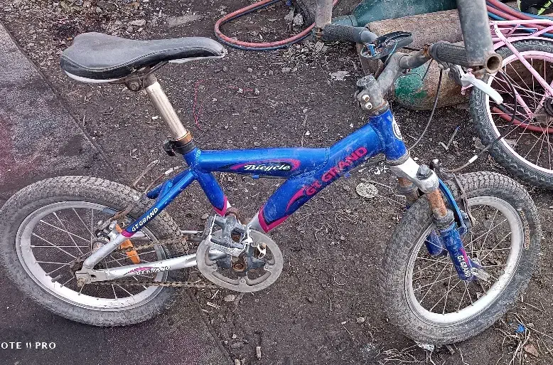 دوچرخه ۱۲|دوچرخه، اسکیت، اسکوتر|رشت, آتشگاه|دیوار