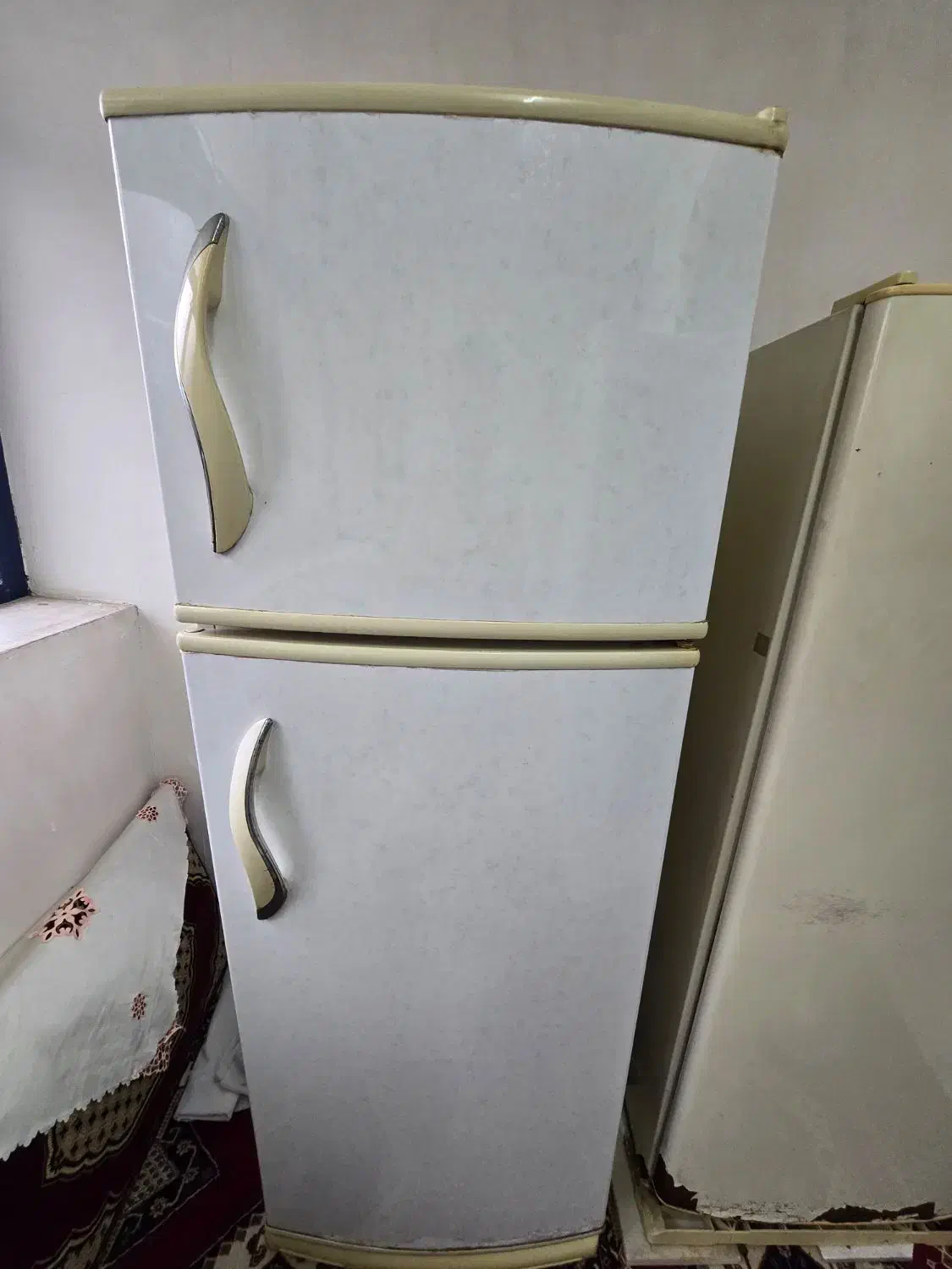 دو عدد یخچال امرسان و الکترواستیل|یخچال و فریزر|رشت, آب و برق|دیوار