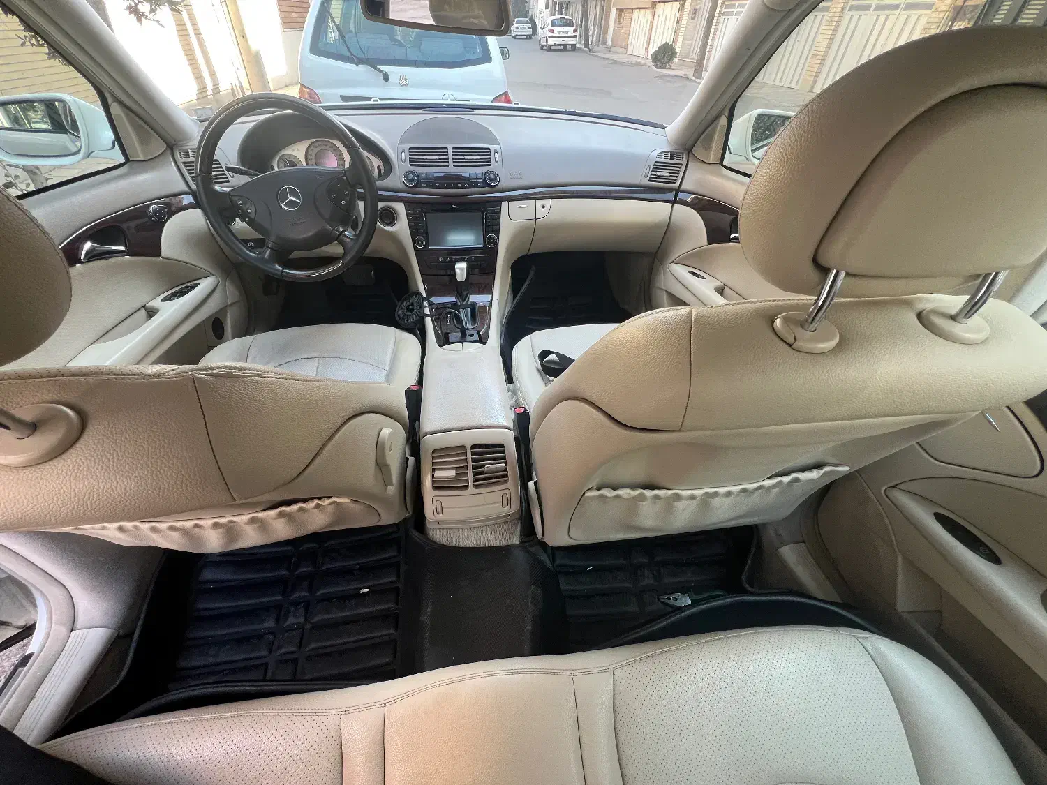 بنز e200|خودرو سواری و وانت|اصفهان, هزارجریب|دیوار