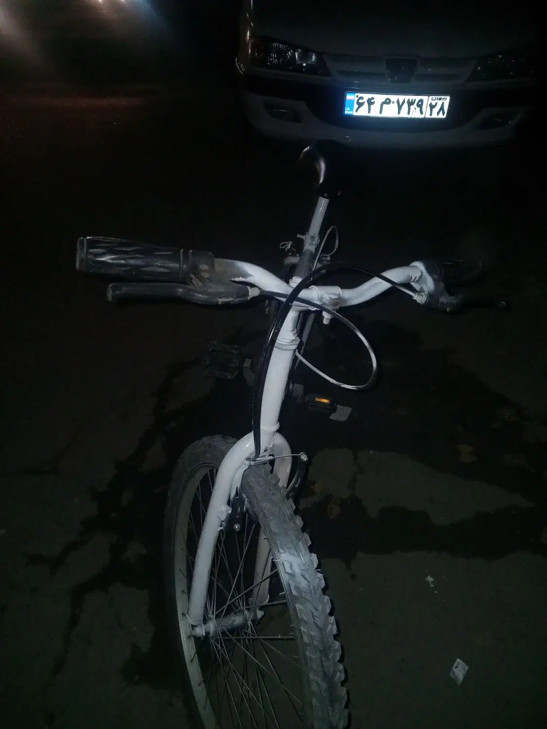 یک عدد دوچرخه|دوچرخه، اسکیت، اسکوتر|رشت, هلال احمر|دیوار