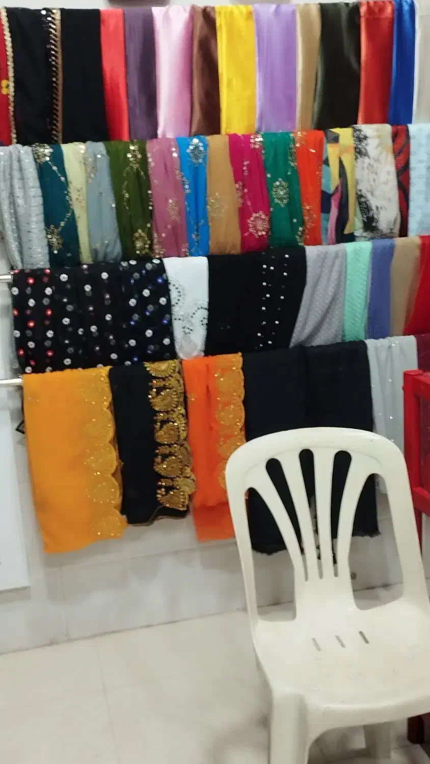 لباس فروشی|لباس|بندر دیر, |دیوار