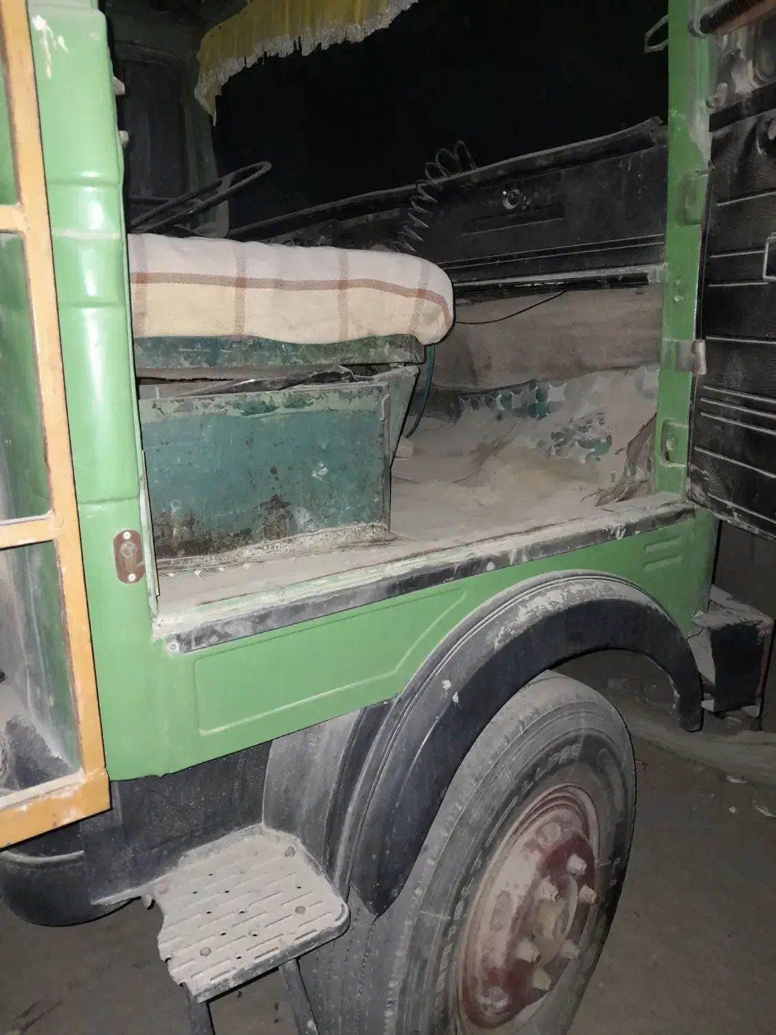 خاوربنز|خودرو سنگین|پیر سهراب, |دیوار