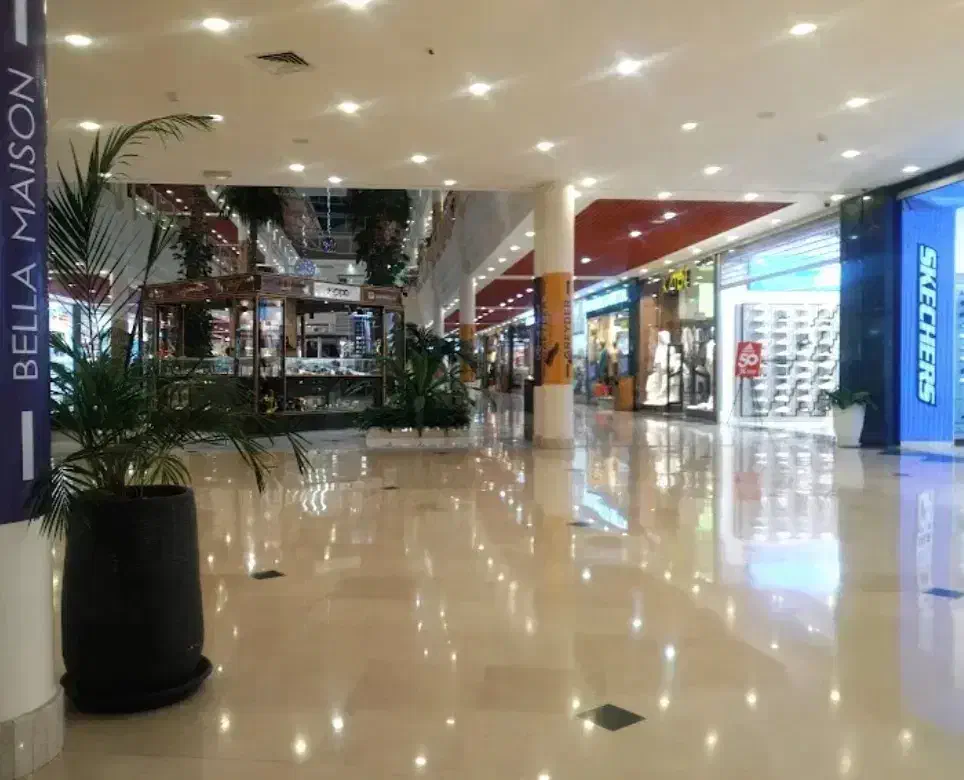 پردیس ۱ ویترین بزرگ|فروش مغازه و غرفه|کیش, |دیوار