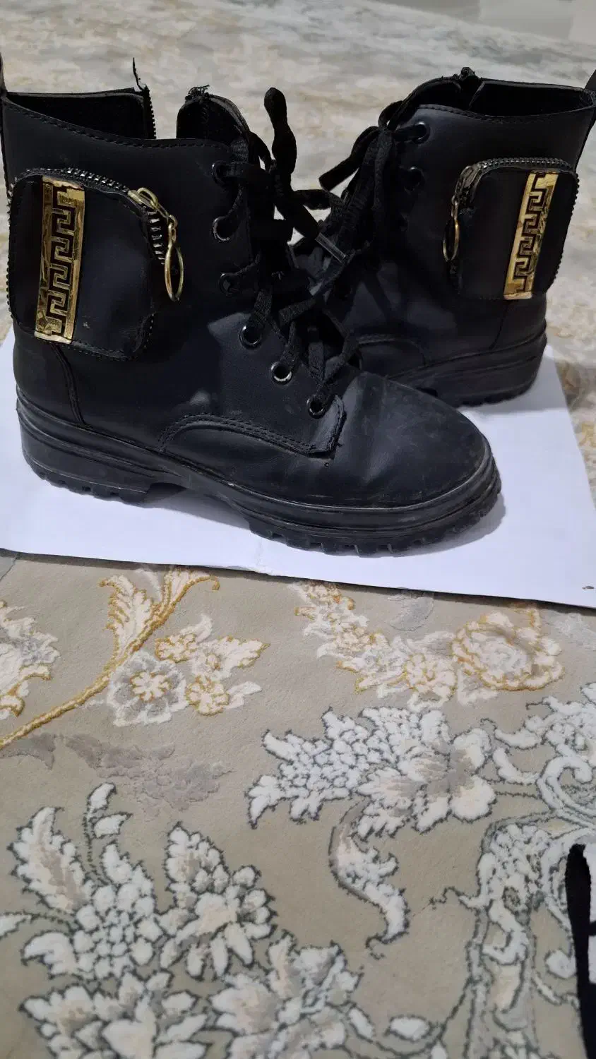 بوت سالم و نو بچگانه سایز ۳۳|کفش و لباس بچه|سرپل ذهاب, |دیوار