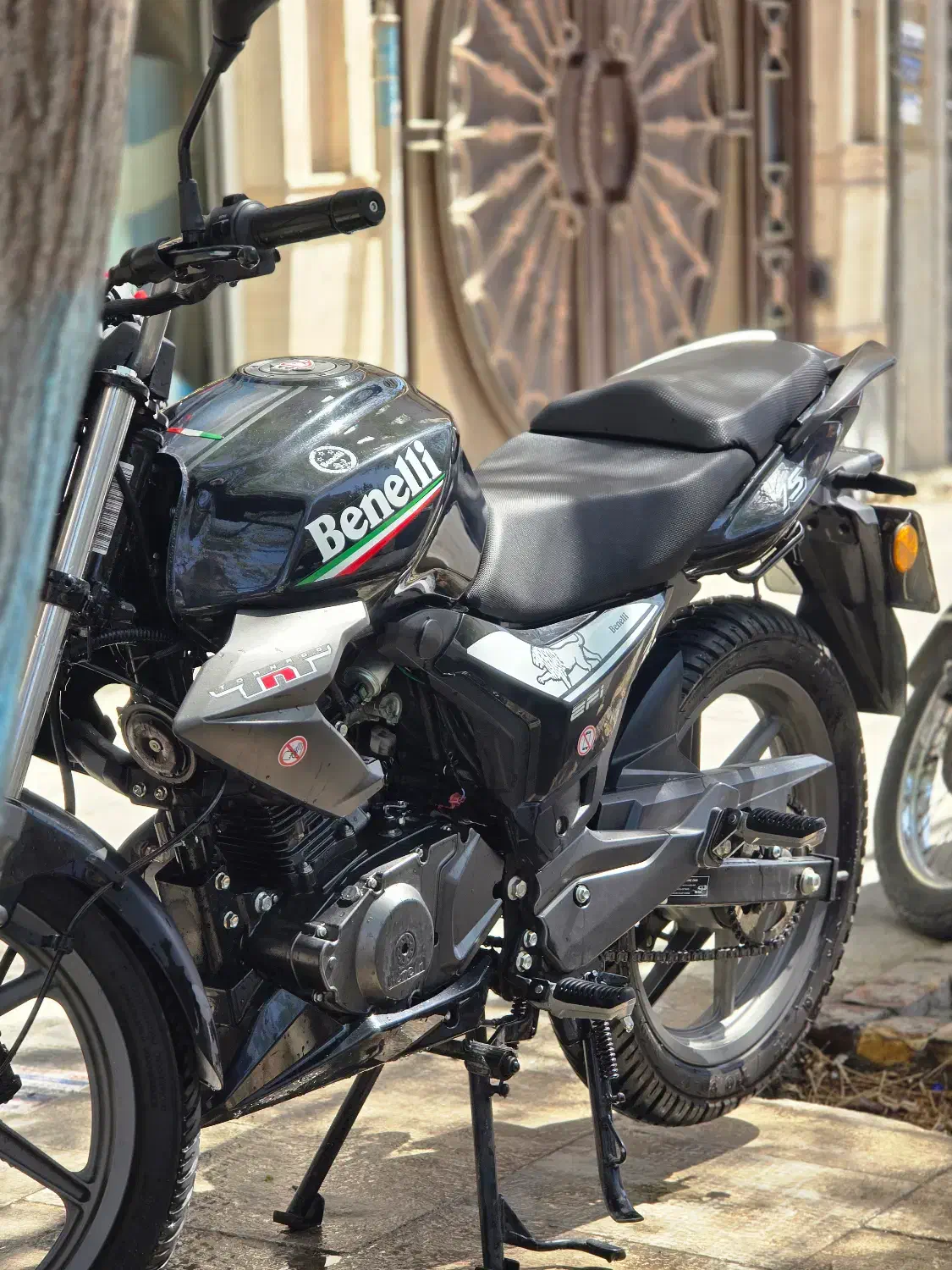 بنلی ۱۵۰ tnt آکبند|موتورسیکلت|رباط‌کریم, رباط‌کریم|دیوار