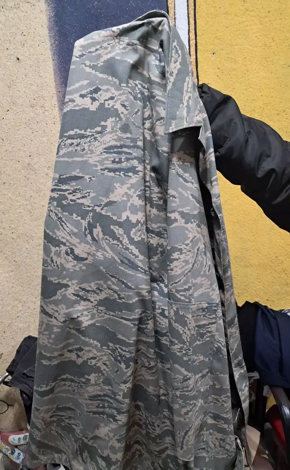 اور چریکی آمریکایی|لباس|رشت, یخسازی|دیوار