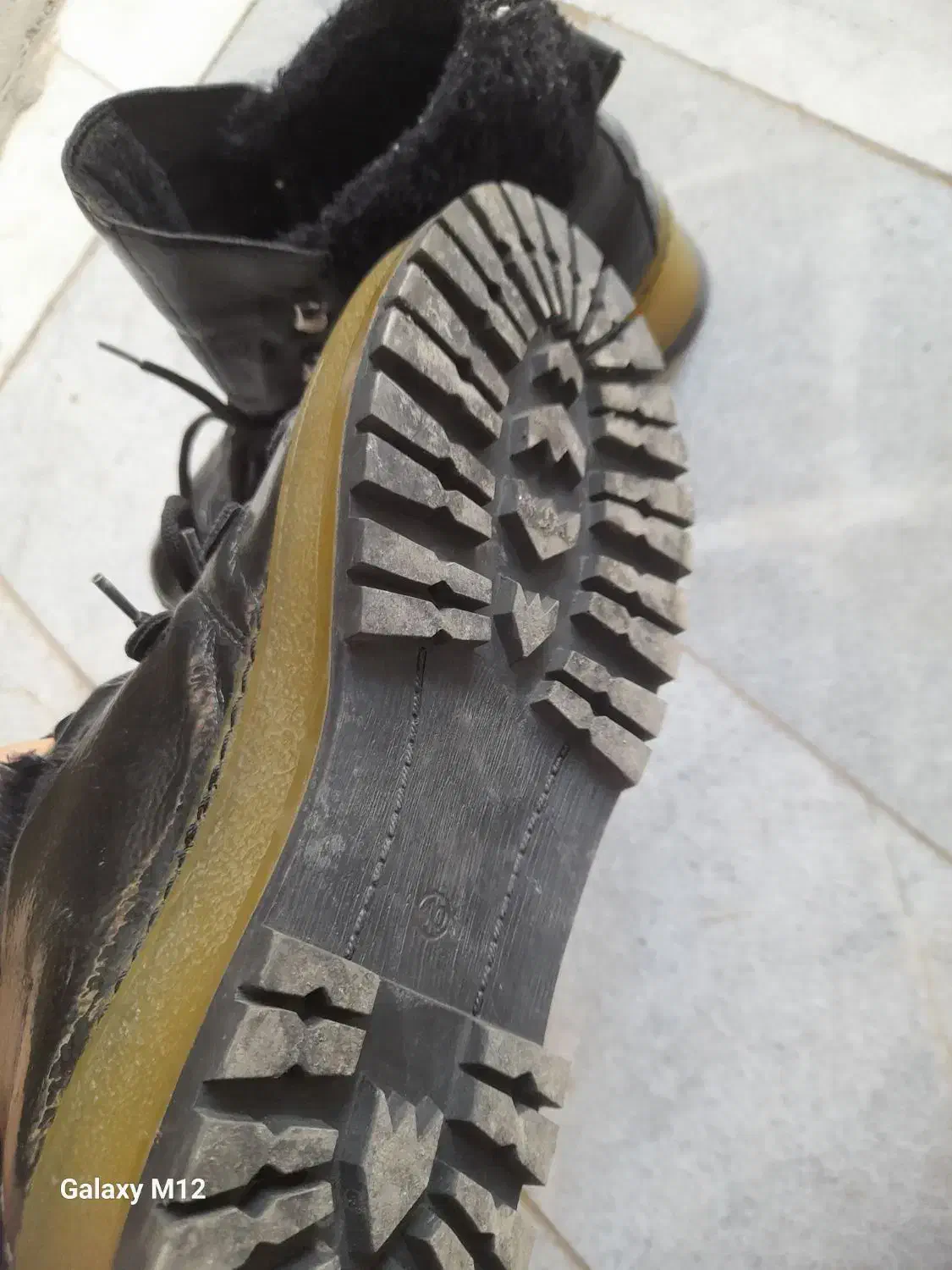 کفش خارجی|کیف، کفش، کمربند|خوی, |دیوار