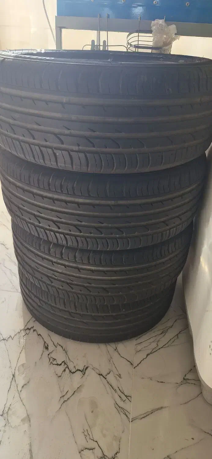 فروش لاستیک بارز در حد نو|قطعات یدکی و لوازم جانبی|زرقان, |دیوار