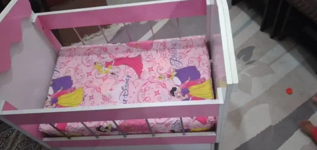 گهواره کودک|تخت و صندلی بچه|امیدیه, |دیوار