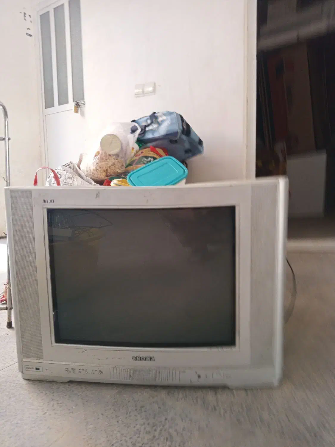 تلویزیون اسنوا ۲۱ اینچ|تلویزیون و پروژکتور|مهاجران, |دیوار