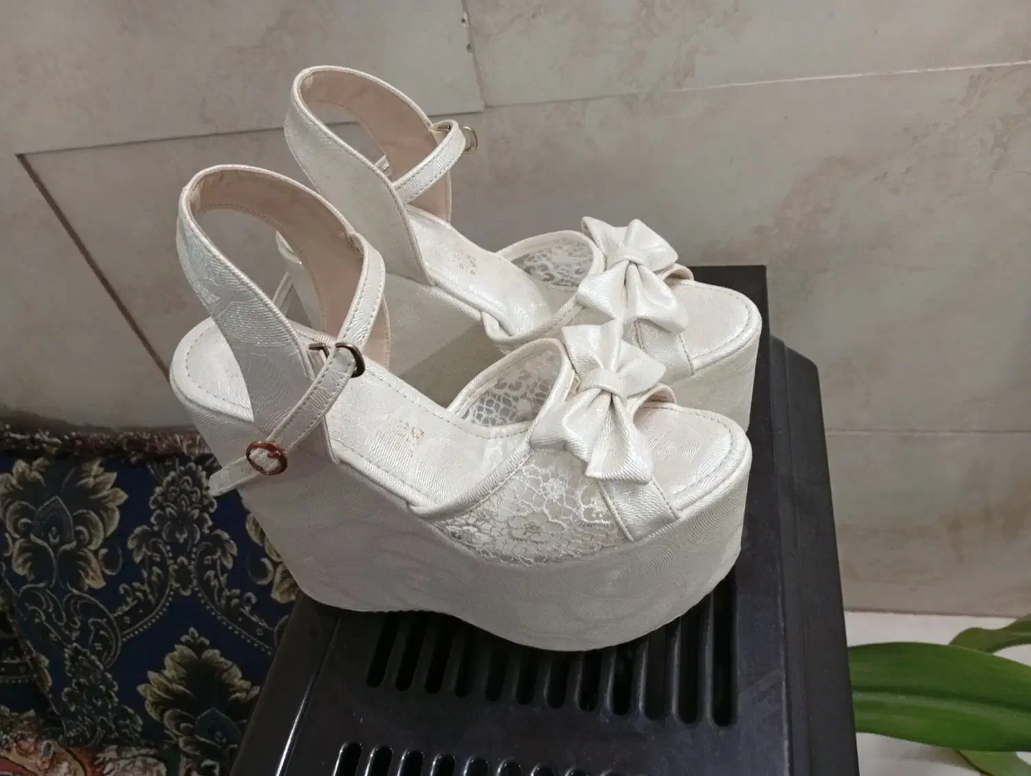 صندل یا کفش عروس|کیف، کفش، کمربند|جهرم, |دیوار