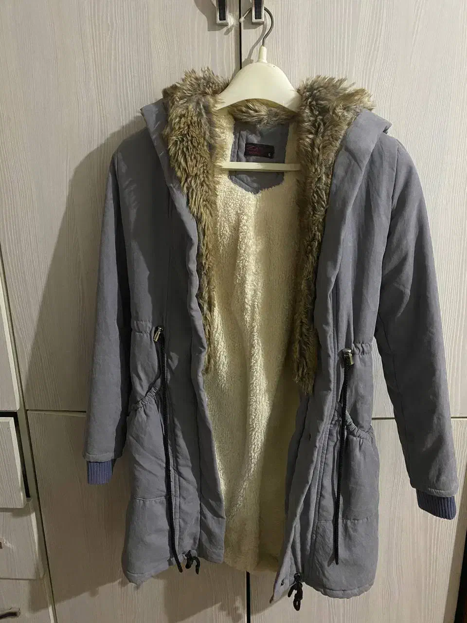 کاپشن ضخیم در حد نو|لباس|گنبد کاووس, |دیوار