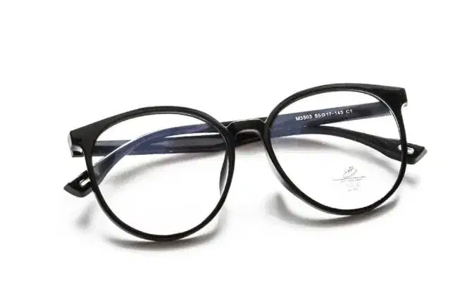 عینک گمشده|اشیا|رامشیر, |دیوار